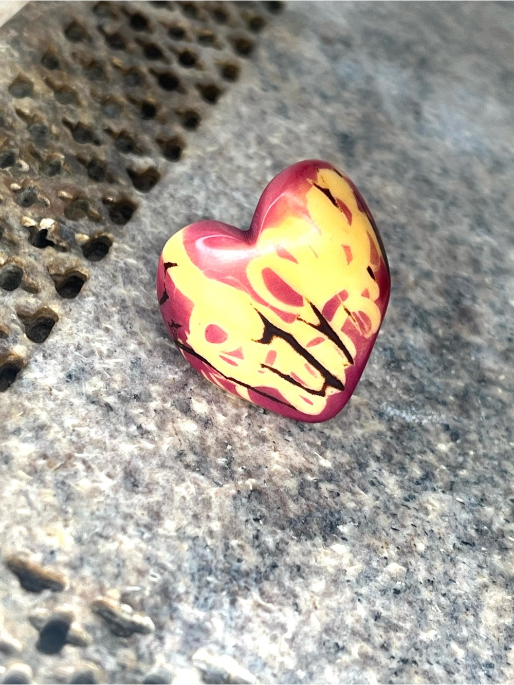 Vintage 90s Irregular Heart-Shaped Lucite Ring 8.25